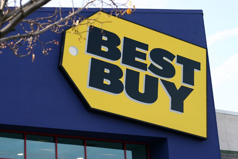 People Still Lining Up to Buy PlayStation 4's at Best Buy, Two Months ...